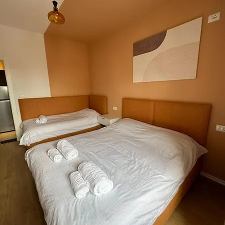 Apartment Urban Charm With Jacuzzi