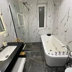 Urban Charm With Jacuzzi 公寓 地拉那