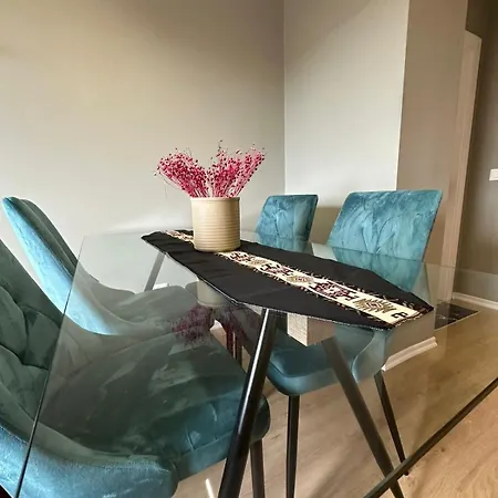 Urban Charm With Jacuzzi Apartment Tirana
