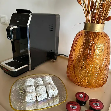 Urban Charm With Jacuzzi 아파트 티라나