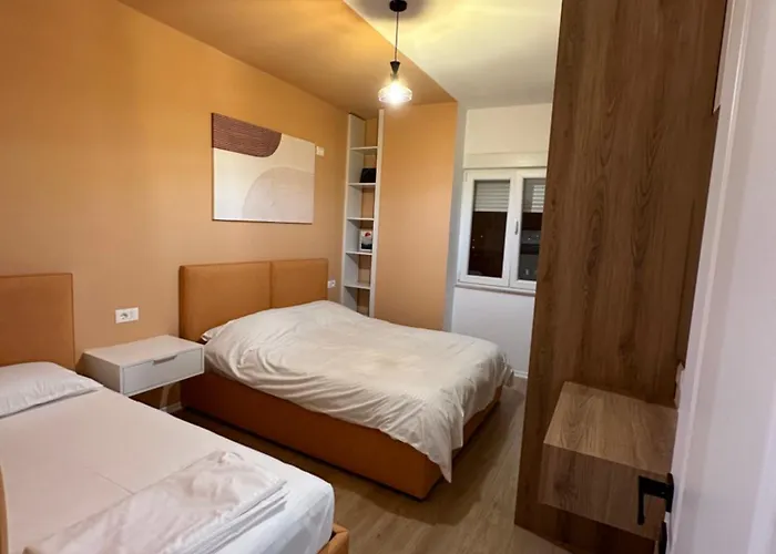 Urban Charm With Jacuzzi *