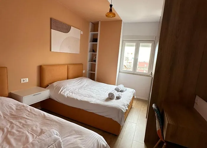 Urban Charm With Jacuzzi Apartment