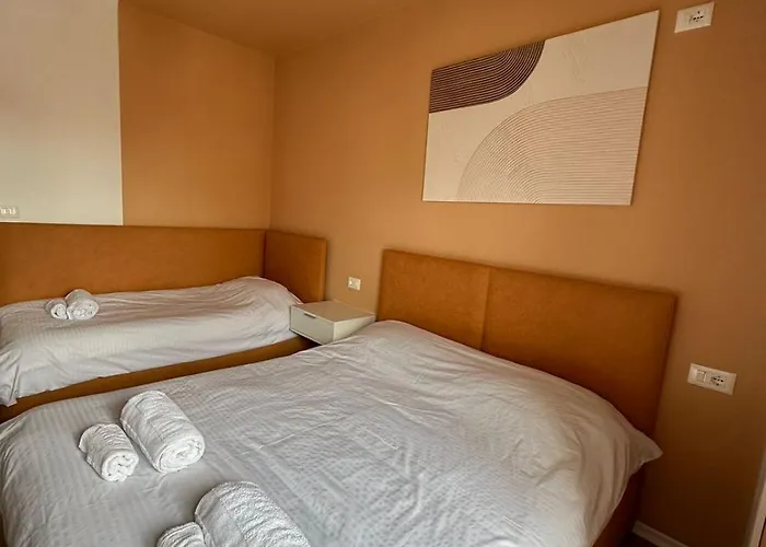 Urban Charm With Jacuzzi Appartement Tirana